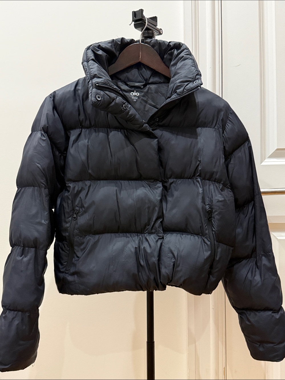 ALO Yoga Women's Black Quilted “ Gold Rush Puffer” Jacket